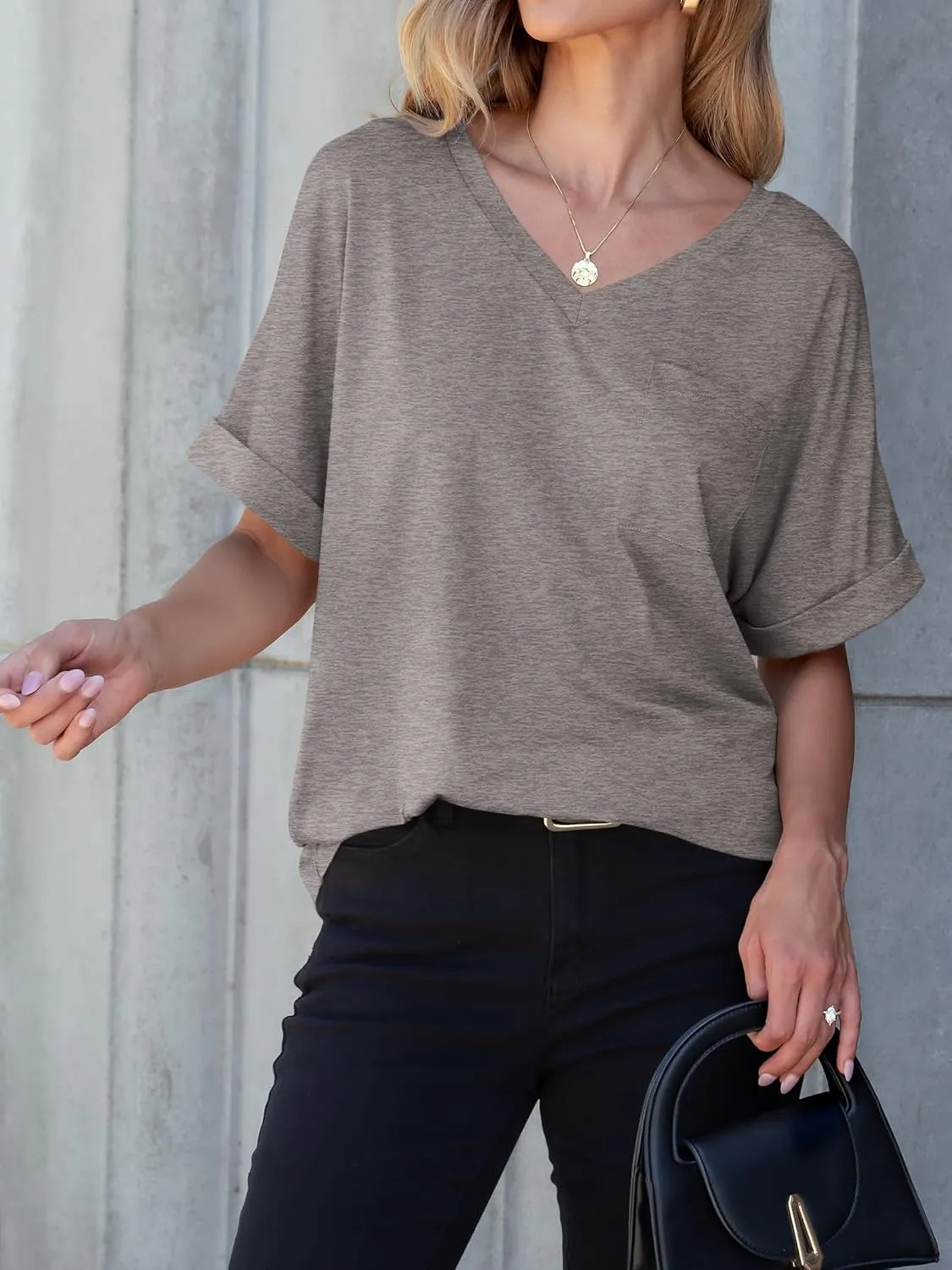 ANRABESS Women T Shirts Oversized Short Sleeve V Neck 2025 Summer Casual Loose Tops Basic Tee Shirts Outfits with Pocket